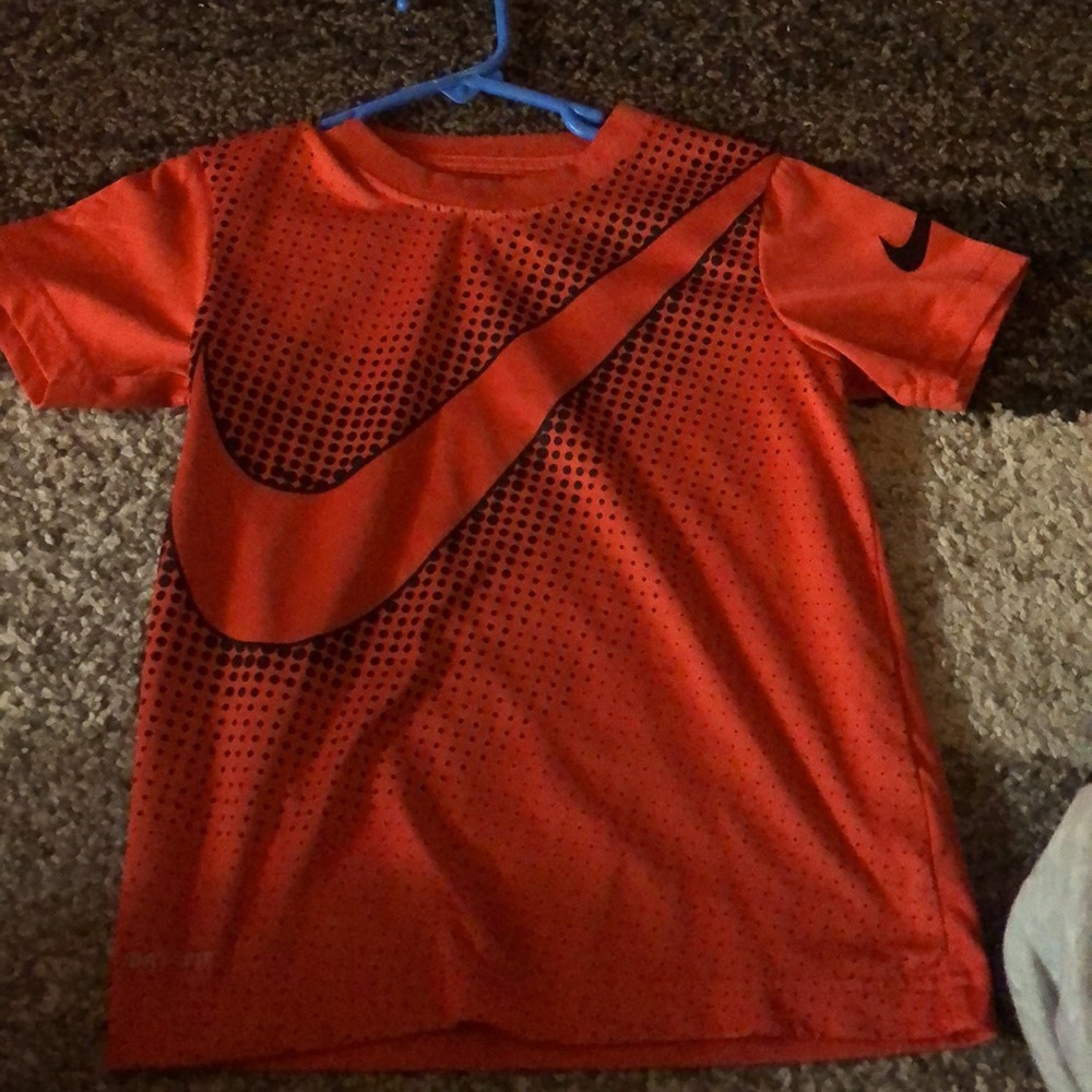 Boys Nike T-shirt